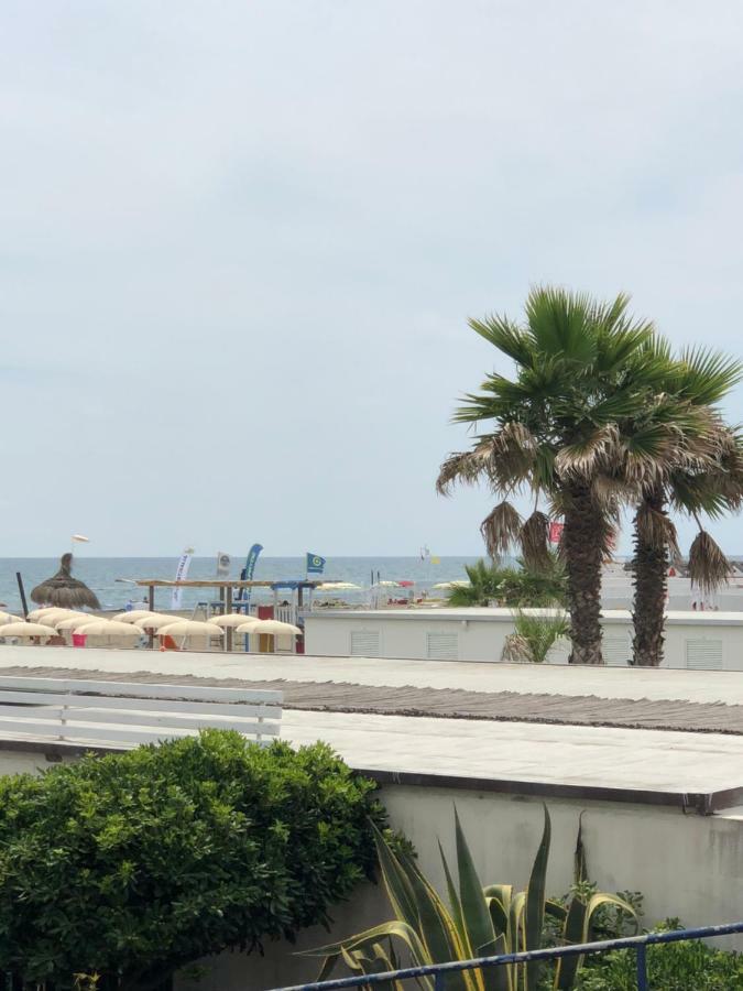 Sea Of ​​Rome Near The Center Of The Eternal City! Lido di Ostia Exterior foto
